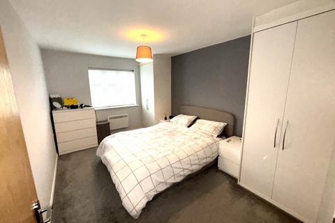 35 The Fairways, Royton, Oldham, OL2 6GD