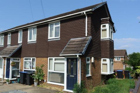 1 bedroom end of terrace house to rent, Alexandra Road, Egham TW20