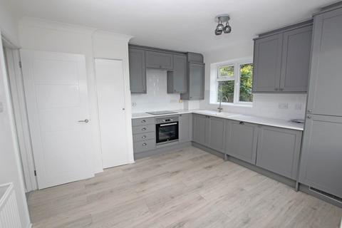 2 bedroom flat for sale, Edensor Road, Eastbourne, BN20 7YD