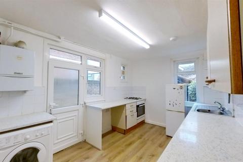 3 bedroom terraced house to rent, Masons Avenue, Harrow HA3