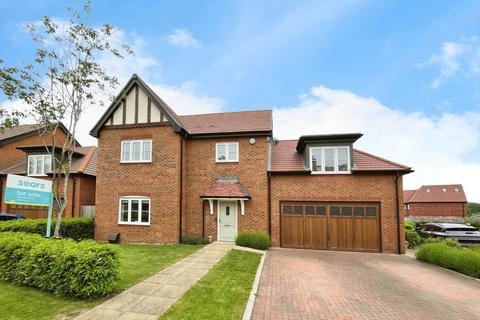 5 bedroom detached house to rent, Landen Close, Wokingham RG40