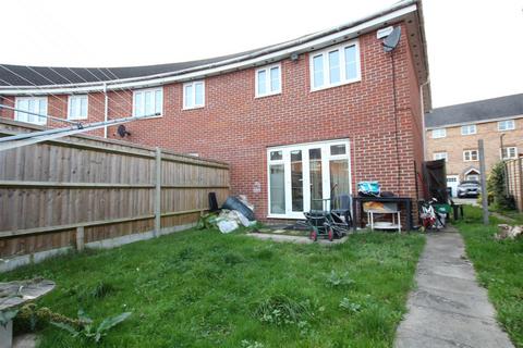 3 bedroom terraced house for sale, Stranding Street, Eastleigh