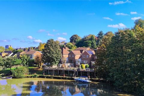 2 bedroom flat for sale, Kingfisher Meadow, Maidstone, Kent, ME16