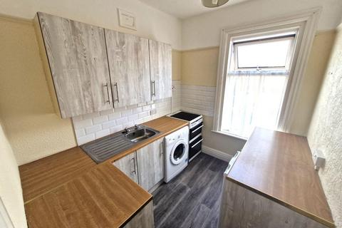 1 bedroom flat to rent, Longton Road, Blackpool, FY1