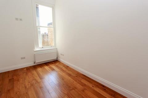 2 bedroom flat to rent, Tottenham Lane, London N8