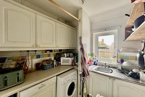 25 Milldown Road, Seaford, BN25 3PB