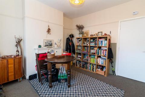 1 Foljambe Terrace, Nottingham, NG3 1GX