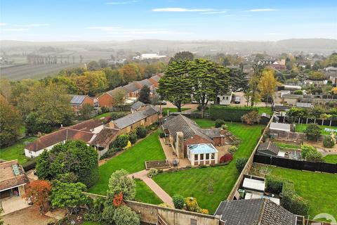 2 bedroom bungalow for sale, Hollywood Lane, Wainscott, Rochester, Kent, ME3