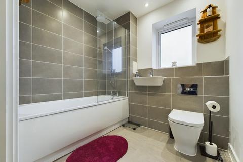 44 Falcon Way, South Ockendon, RM15 5FW