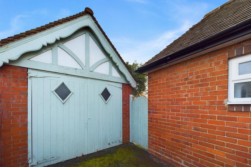 Detached Garage