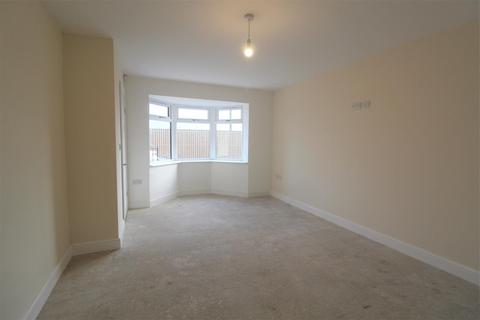 3 bedroom semi-detached house to rent, Carr Hill Court, Doncaster