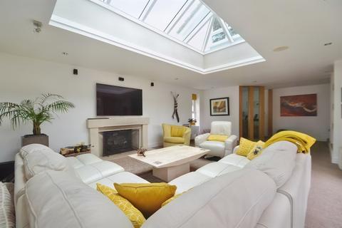39 Beech Close, Broadstone, BH18 9NJ