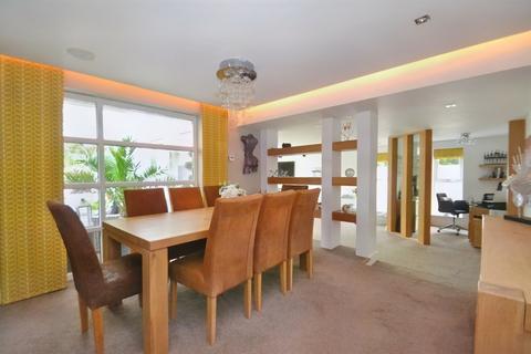 39 Beech Close, Broadstone, BH18 9NJ