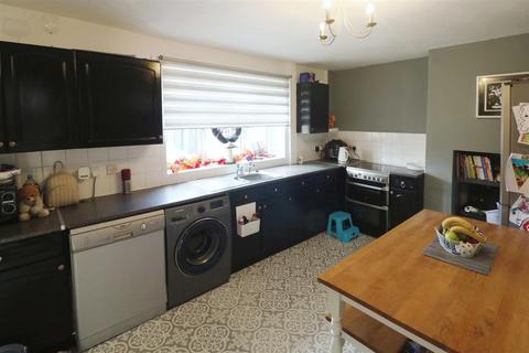 3 bedroom terraced house for sale, Fearnley Road, Hoyland, Barnsley