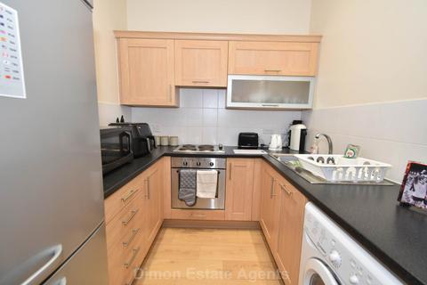 1 bedroom flat for sale, 138 St Georges Walk, Gosport, Hampshire, PO12 1FH