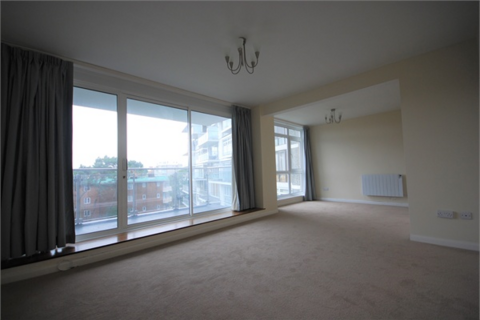 2 bedroom flat to rent, West Cliff Road, Bournemouth BH2