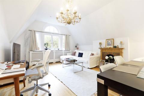 4 bedroom penthouse to rent, Maresfield Gardens, London, NW3