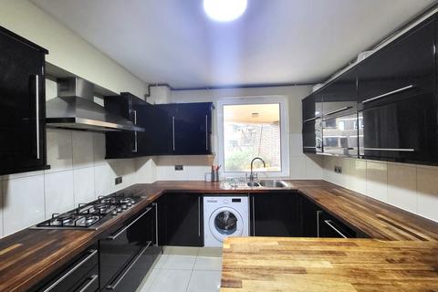 3 bedroom flat for sale, Alder Lodge, Fulham, London, SW6