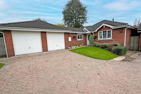 2 bedroom detached bungalow for sale, Rowbrook Close, Majors Green, Shirley, Solihull, B90 1EJ