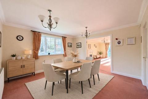 undefined, Rowbrook Close, Majors Green, Shirley, Solihull, B90 1EJ