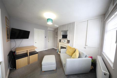 43 Bentley Grove, Hull, HU6 8NR