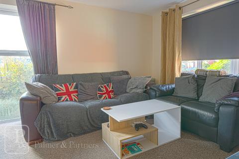 2 bedroom apartment to rent, Viceroy Close, Colchester, Essex, CO2