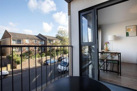 2 bedroom apartment for sale, Gordon Road, Peckham, SE15