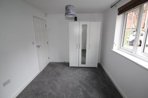 2 bedroom flat to rent, Broadlands Gardens, Pudsey