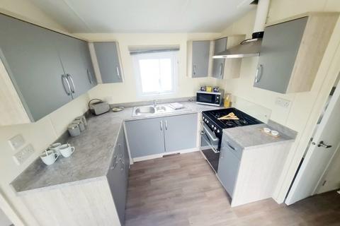 2 bedroom static caravan for sale, Dovercourt Holiday Park