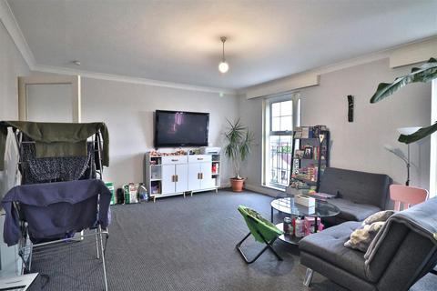 2 bedroom apartment to rent, Woodview Court, Woodview, Shoreham-By-Sea