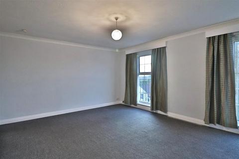 2 bedroom apartment to rent, Woodview Court, Woodview, Shoreham-By-Sea