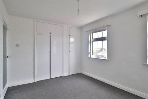 2 bedroom apartment to rent, Woodview Court, Woodview, Shoreham-By-Sea