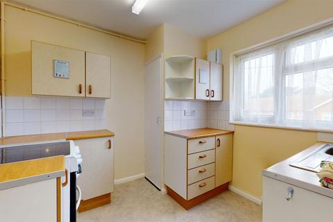 1 bedroom property to rent, Charing Crescent, Westgate-On-Sea, CT8