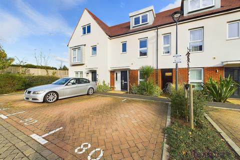 4 bedroom terraced house for sale, Eilmer Close, Addlestone, Surrey, KT15