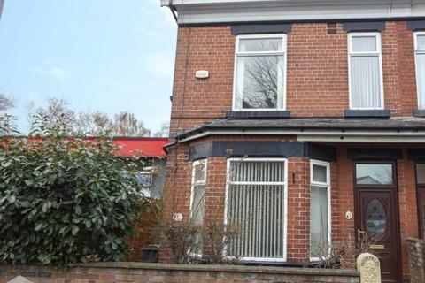 1 bedroom semi-detached house to rent, Eccles, M30