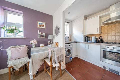 2 bedroom flat for sale, Hill Lane, Southampton, Hampshire, SO15