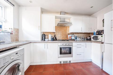 2 bedroom flat for sale, Hill Lane, Southampton, Hampshire, SO15