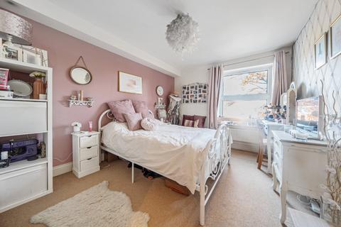 2 bedroom flat for sale, Hill Lane, Southampton, Hampshire, SO15