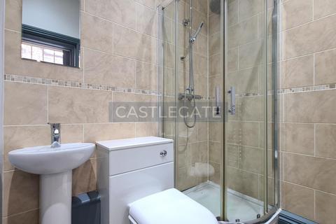 1 bedroom in a flat share to rent, Merchants Hall, St George Square, Huddersfield, HD1 1JF