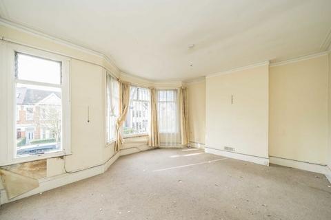 3 bedroom house for sale, St. Kilda Road, London W13