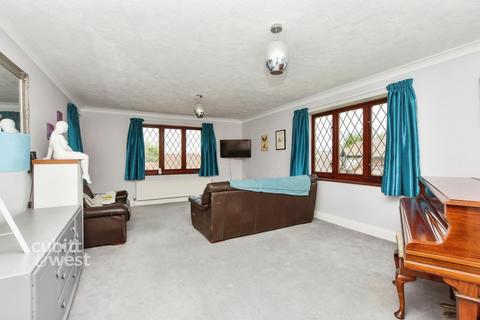 2 bedroom maisonette to rent, Harrowlands Park Dorking RH4