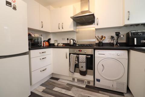 2 bedroom townhouse to rent, Andrews Walk, Blackburn