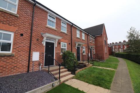 2 bedroom townhouse to rent, Andrews Walk, Blackburn