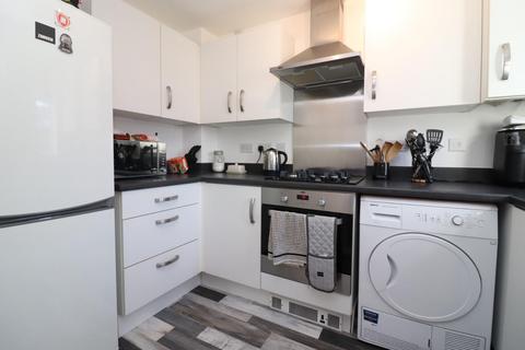 2 bedroom townhouse to rent, Andrews Walk, Blackburn