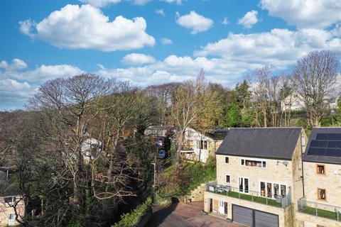 4 bedroom detached house for sale, Upper Martin Green, Greetland, Halifax