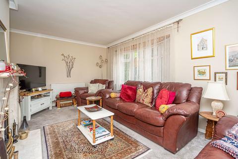 9 Grange Park, Albrighton, Wolverhampton, WV7 3EN