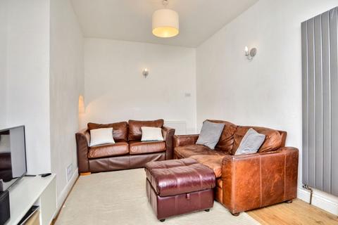 86 Cross Road, Albrighton, Wolverhampton, WV7 3QP