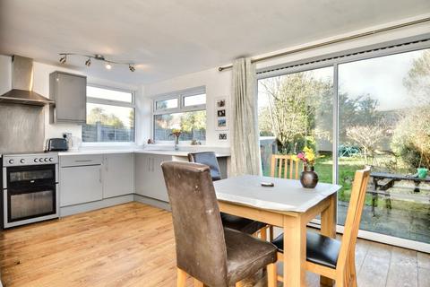 86 Cross Road, Albrighton, Wolverhampton, WV7 3QP