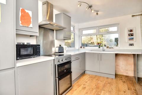 86 Cross Road, Albrighton, Wolverhampton, WV7 3QP