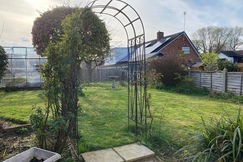 4 Mayfair Close, Albrighton, Wolverhampton, WV7 3PW